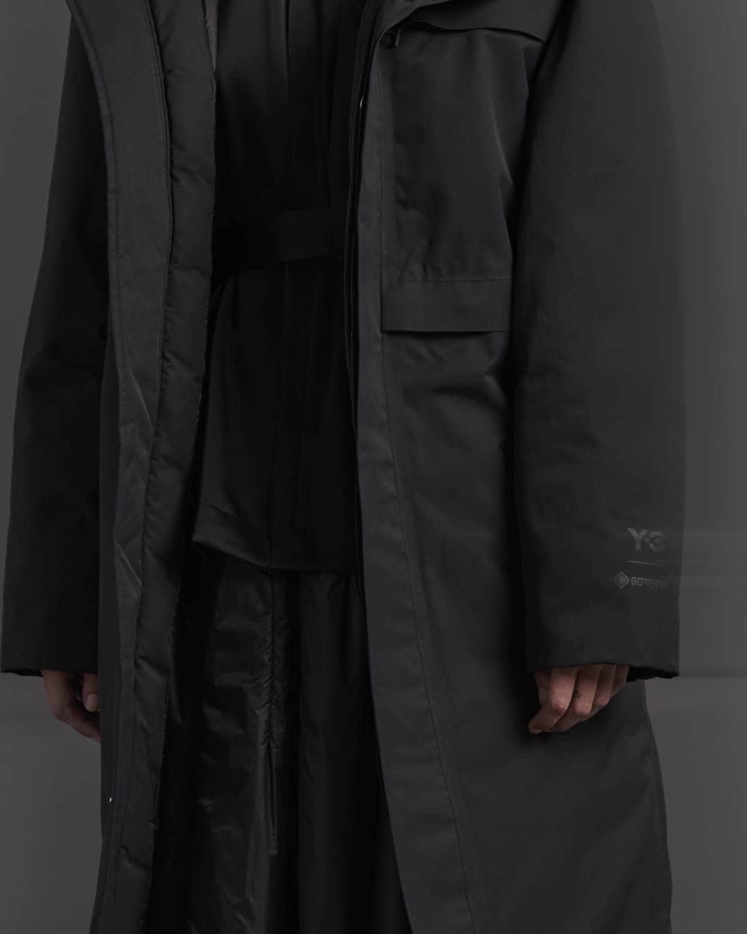 ワイスリーのインスタグラム：「Y-3 Classic Co Gore-Tex Down Parka.  Y-3 Fall/Winter 2020 Collection. --- #adidas #Y3 #YohjiYamamoto Discover the collection at adidas.com/y-3」