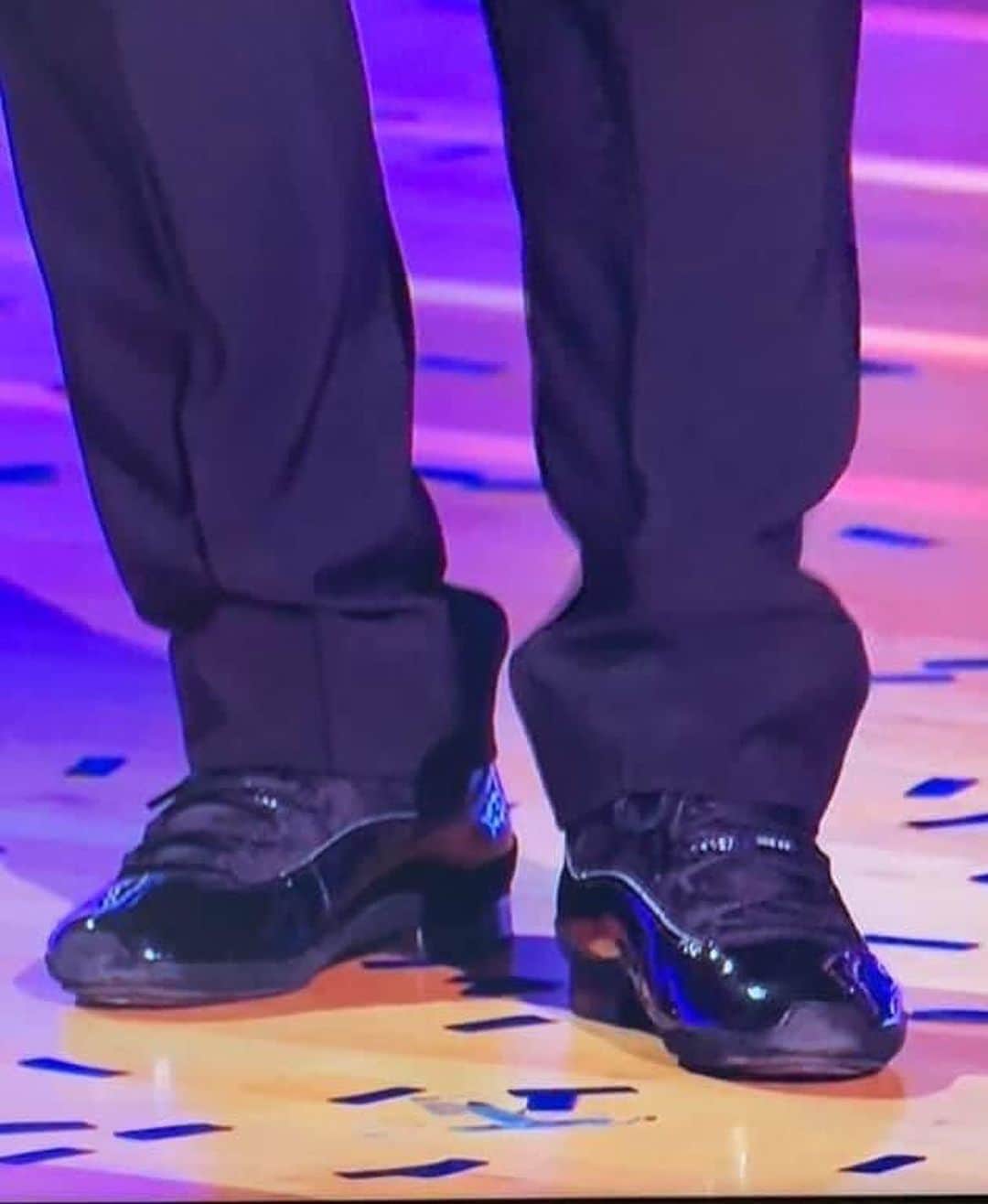 Nice Kicksさんのインスタグラム写真 - (Nice KicksInstagram)「Nelly continues the #DWTS drip with some “Space Jam” Jordan 11 dancing shoes. 💧💧」9月29日 23時23分 - nicekicks