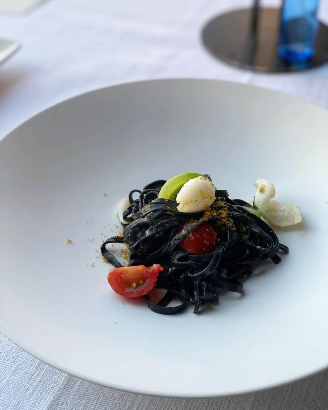 春香さんのインスタグラム写真 - (春香Instagram)「久しぶりにイカ墨のパスタを。  年に一回、二回くらいしか食べないのですが、大好きなパスタです☺️  #イカ墨#イカ墨パスタ #たまに食べると美味しい #イタリアン」9月29日 23時35分 - haruka__official