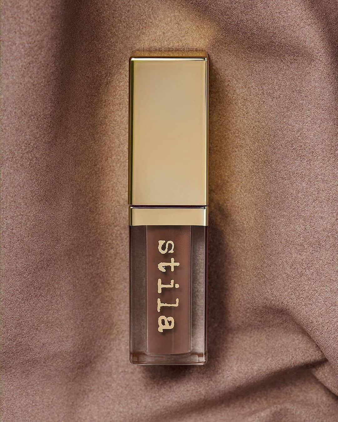 Stila Cosmeticsさんのインスタグラム写真 - (Stila CosmeticsInstagram)「But first, #coffee! ☕  Or, some Midnight Espresso 😉 Wake eyes up with Suede Shade Liquid Eye Shadow in ‘Midnight Espresso’ - the perfect velvety smooth pick-me-up 👁️ Happy Coffee Day, all!   #eyecandy #espresso  #Tap to shop stilacosmetics.com」9月29日 23時41分 - stilacosmetics