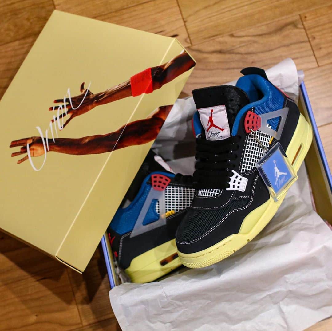 SneakerBox.jpのインスタグラム：「久々のPost👍 9月30日発売のAir Jordan×UNION すでに保有している方、これから買う方へ。 ・タンのヒモは解きましょう🙆‍♂️ ・プラパーツはくり抜きましょう🙆‍♂️  ※あくまでも。。個人の見解です🙃 . Good Luck!! . #union  #airjordan #airjordan4 #unionjordan  #unionjapan  #aj4 #jordan4 #SNKRS #sneakerbox」
