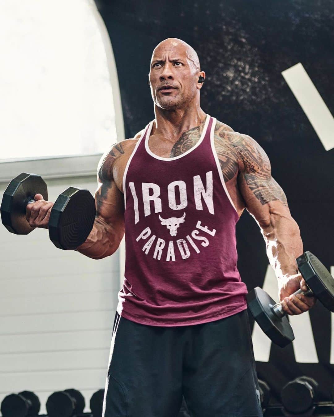 Under Armourさんのインスタグラム写真 - (Under ArmourInstagram)「We choose greatness, but that doesn’t come easily. Keep putting in the work with @therock and @lindseyvonn in the latest #ProjectRock collection. Shop link in bio.」9月30日 0時00分 - underarmour