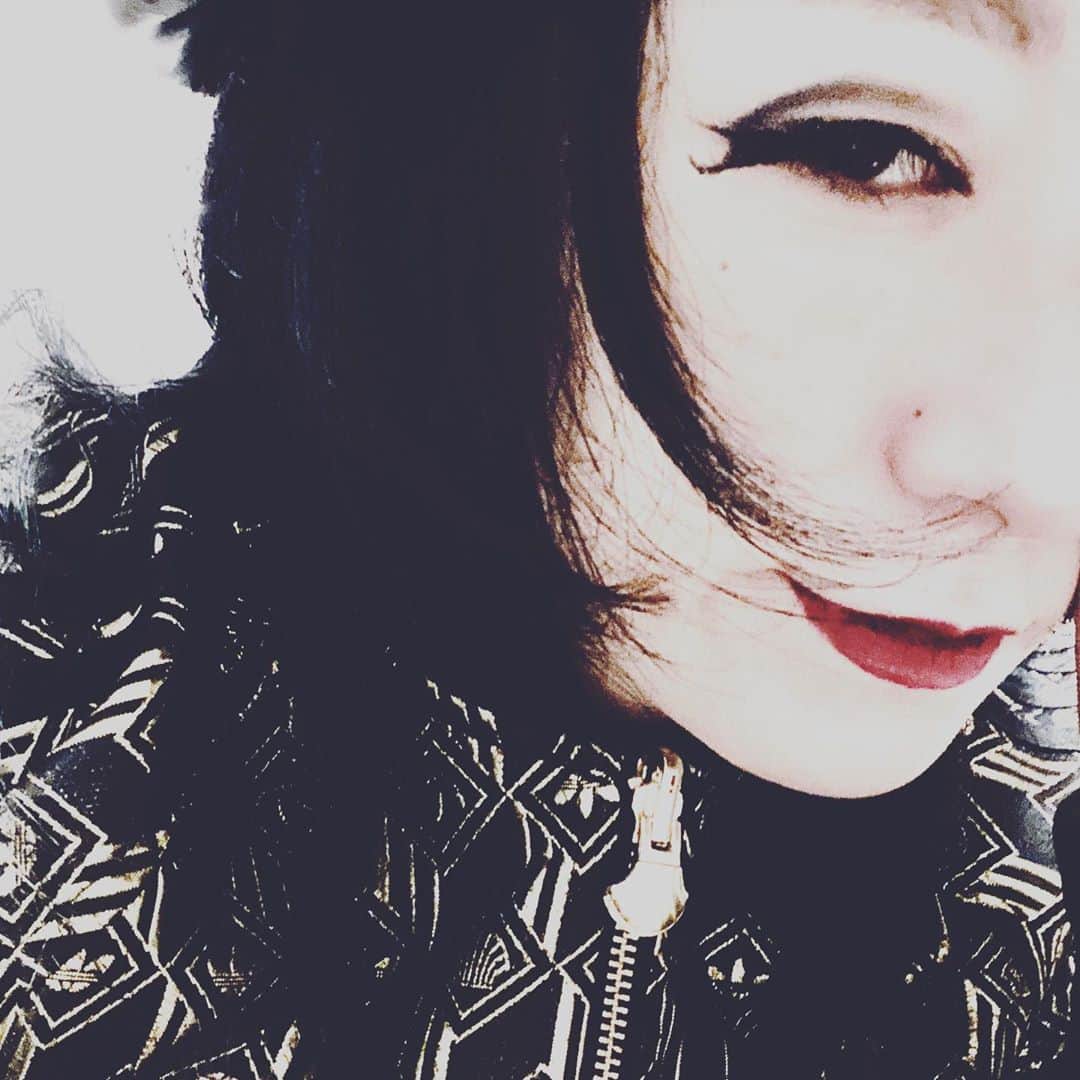 森永理科のインスタグラム：「近々、髪の毛染めよーっと。」
