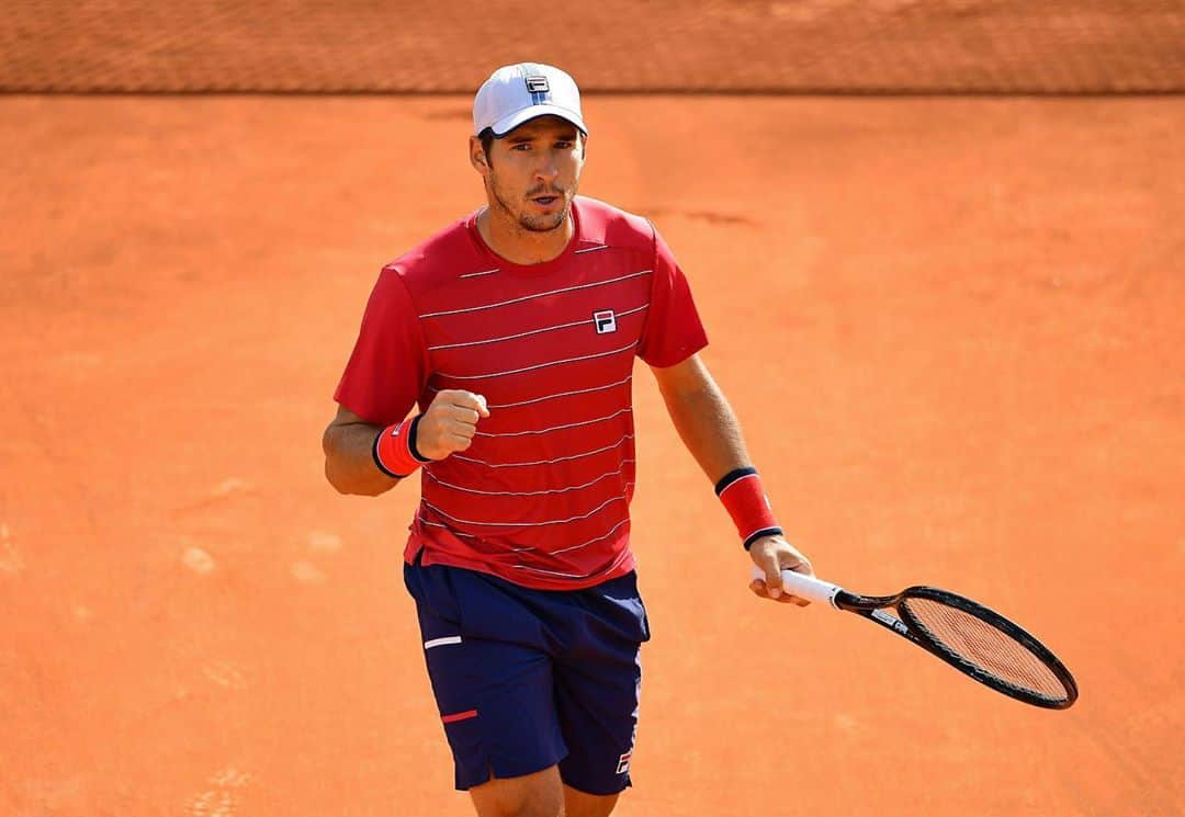 ドゥシャン・ラヨビッチのインスタグラム：「#RG2020 🌧 💨 ❄️ 🥶 ☀️」