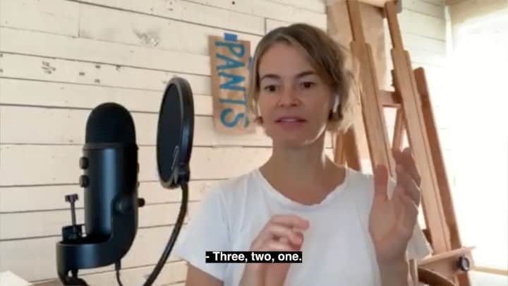 キャサリン・メーニッヒのインスタグラム：「Forever our sister @erincdu on tomorrow’s👖」