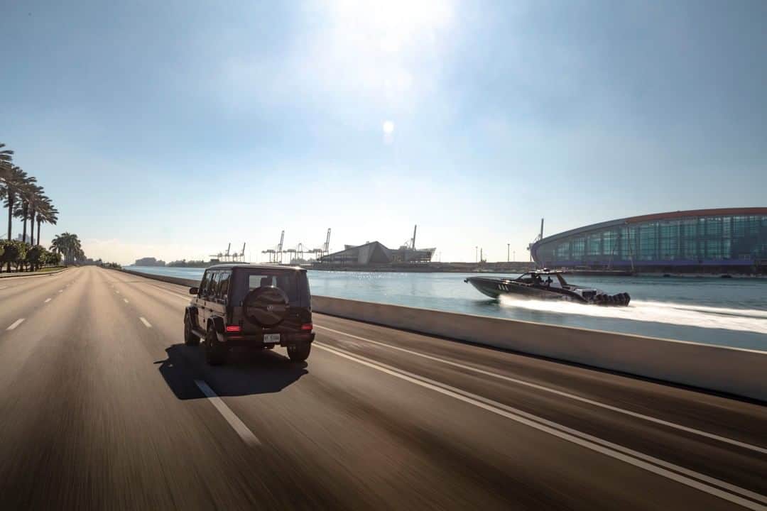 Mercedes AMGさんのインスタグラム写真 - (Mercedes AMGInstagram)「[Kraftstoffverbrauch kombiniert: 14,4 l/100km  CO₂-Emissionen kombiniert: 330 g/km  amg4.me/efficiency-statement  Mercedes-AMG G 63]  Are you already an expert about our Mercedes-AMG & @Cigaretteracingteam cooperation? Prove it and check out our Instagram Story to participate in our Performance Quiz!  #MercedesAMG #AMG #DrivingPerformance #Power #Passion#CarsofInstagram #InstaCar #G63 #Cigaretteracingteam #Cigaretteracing #performanceboat #luxury #speedboat #tirranna #quiz #quiztuesday #performancequiz」9月30日 0時57分 - mercedesamg