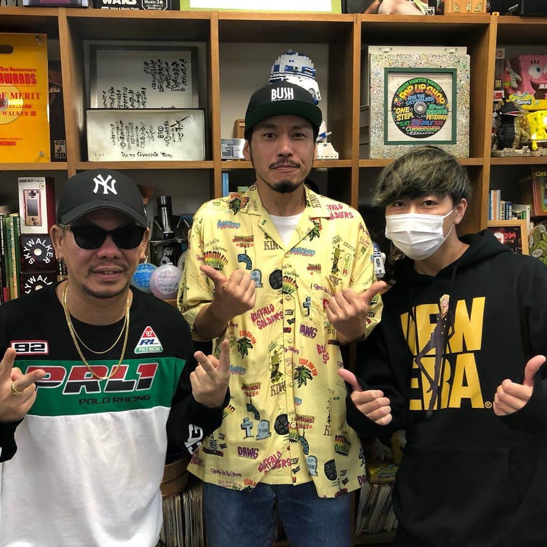 RYO the SKYWALKERのインスタグラム：「何かを撮影しました！TAK-ZのyouTubeチャンネルをチェック！！👍  w/ Express @expressmogura , TAK-Z @tak_z」