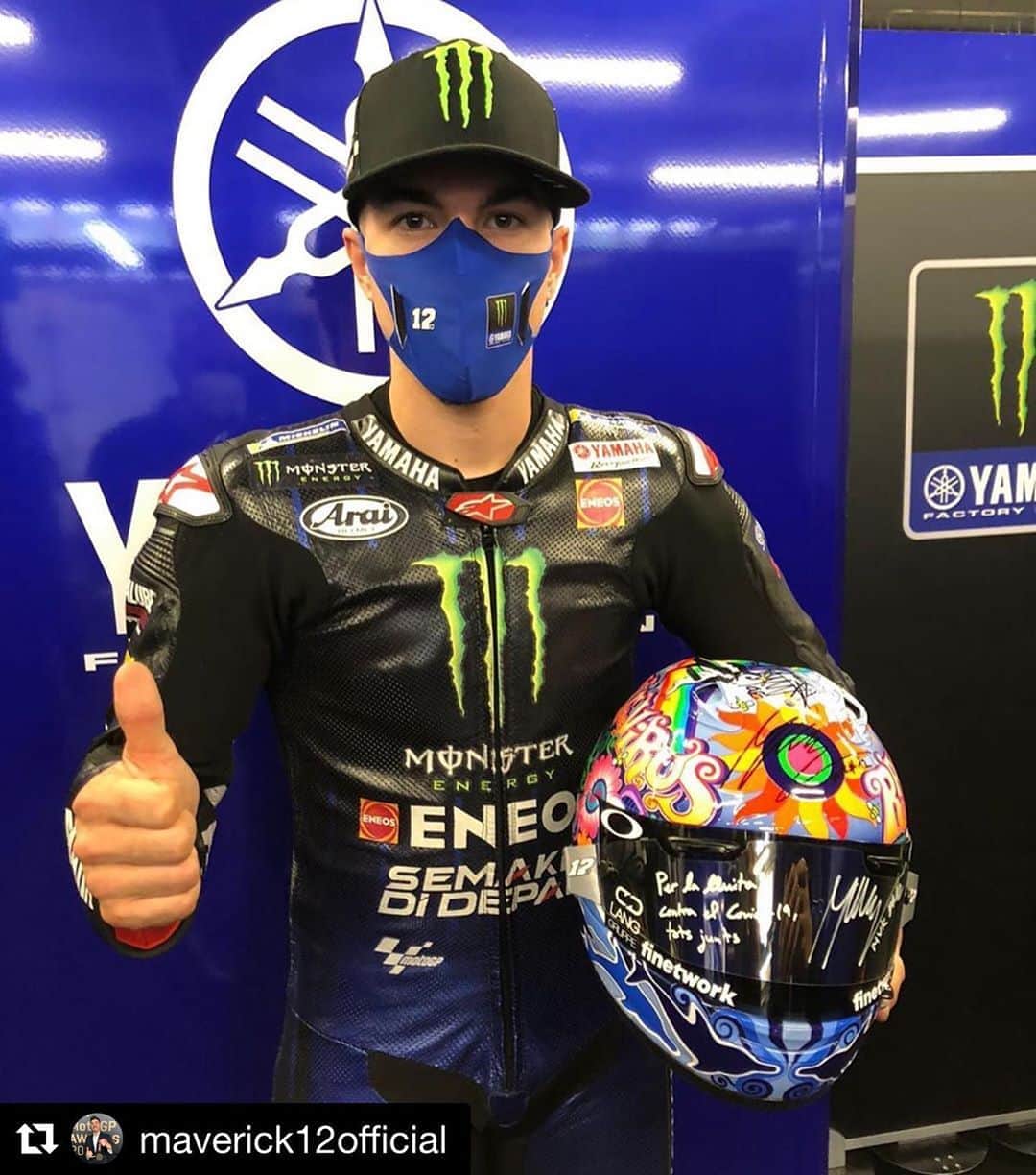 YamahaMotoGPさんのインスタグラム写真 - (YamahaMotoGPInstagram)「We’re proud of you, @maverick12official! 👏 ・・・ #Repost @maverick12official with @get_repost ・・・ #WeAllAre1 against the #COVID19   Exclusive helmet signed by @valeyellow46 and me! Specially design by @drudi_performance 🔥  Collaborate with @hospital_clinic Idibaps in favor of research by buying your ticket in the @versiorac1 solidarity raffle on 09/30.  👉 www.clinicbarcelona.org/versioclinic  Join us and participate! #VersióCLÍNIC - #MV12 #12gang」9月30日 1時11分 - yamahamotogp