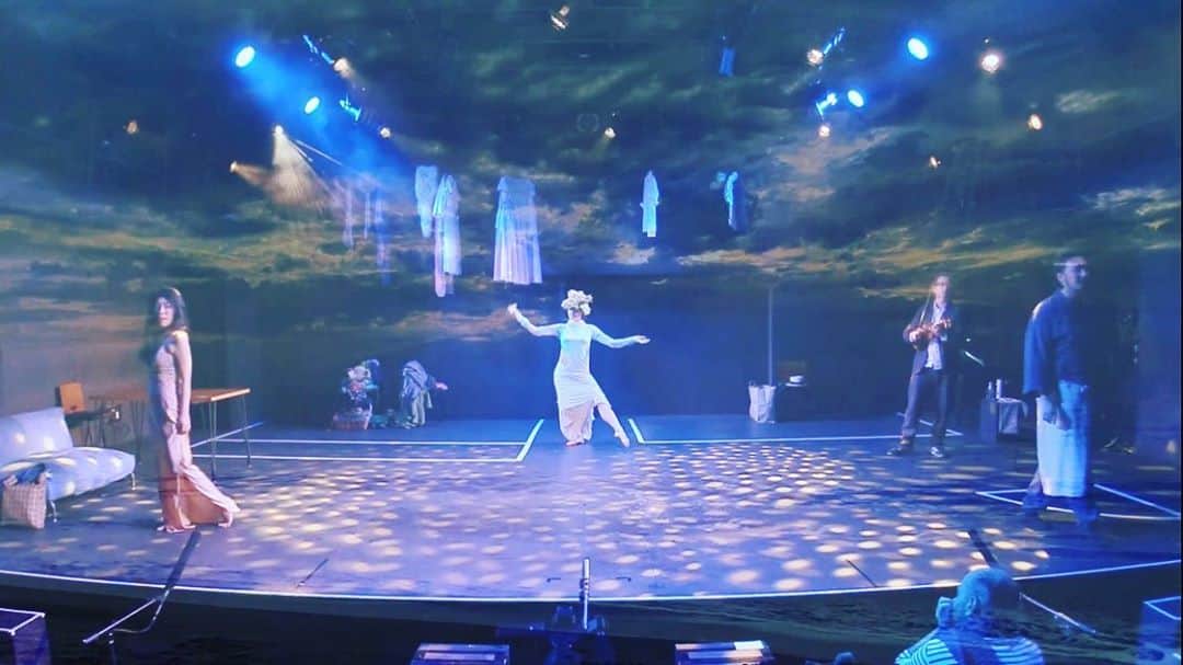 広崎うらんのインスタグラム：「Duo a la? Mode 2020  Episode 3 @uranrevo  @uranhirosaki @marikokakizaki_  #デュオアラモード2020 #浅草九劇オンライン  #広崎うらん #フィリップエマール #桜井万祐子 #大山大輔 #柿崎麻莉子 #ポールラザー」