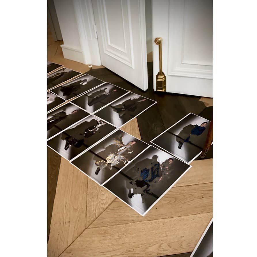 アレクシマビーユのインスタグラム：「SS 2021 shoot edit @alexismabille with @julietrannoy #ss2021 #alexismabille #pap #newcollection #springsummer #edit #editing #comingsoon #secret #surprise #excitement #fashionweek #virtualweek #eveningcollection #eveningwear #modeaparis」