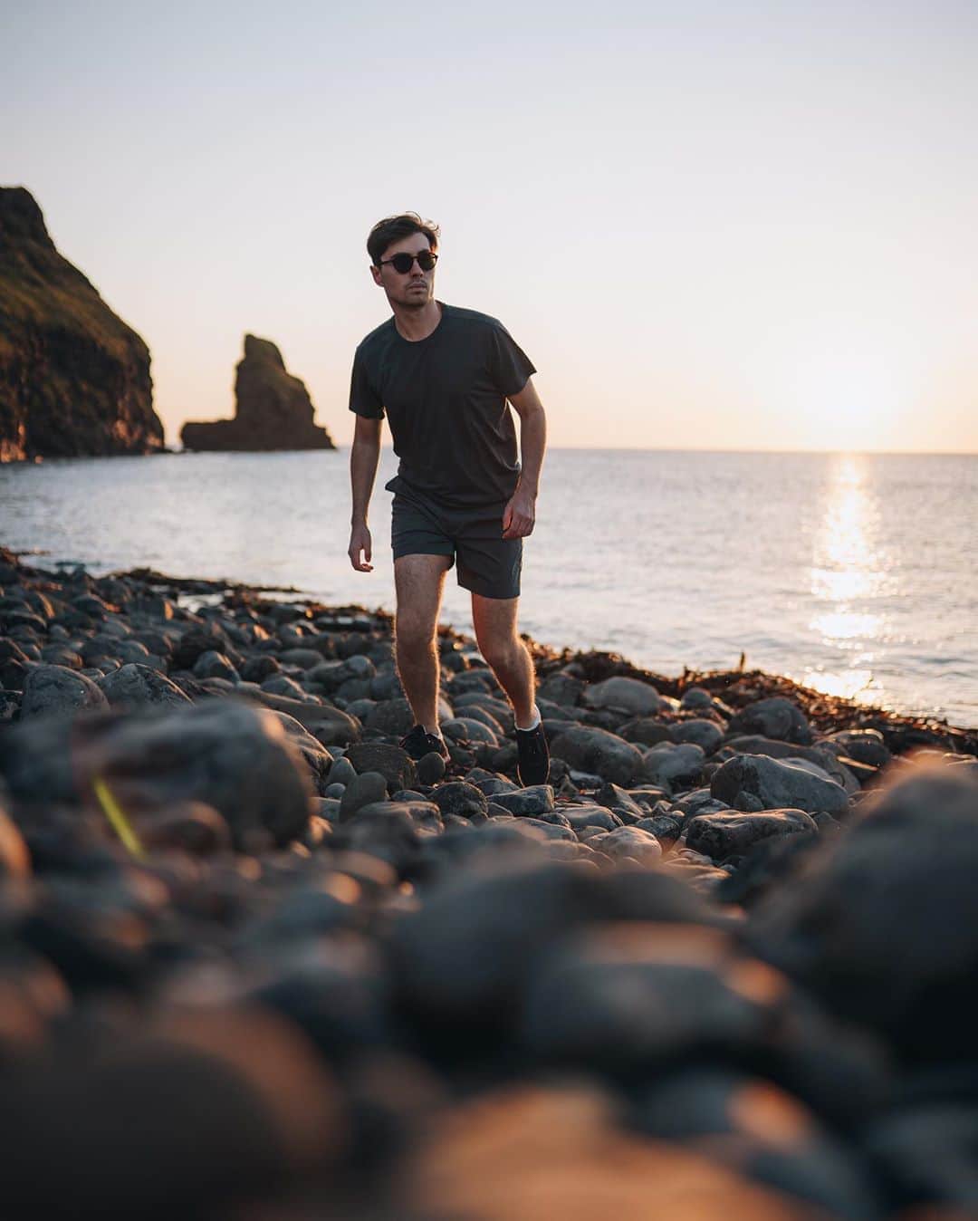 オールバーブラウンのインスタグラム：「Showcasing our new Shark capsule is explorer and photographer, @WithLuke, who put our streamlined capsule to the test in Scotland while exploring the Isle of Skye. (Tap to shop) 📍🦈 Where are you planning your next adventure? 🔦🔍 #DoseOfSun #OrlebarBrown #OBsAroundTheWorld」