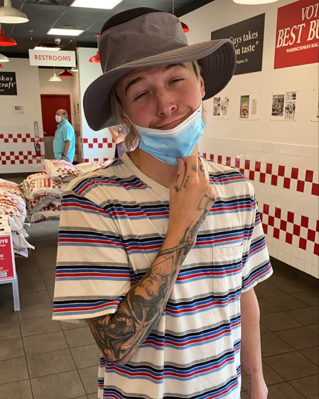 Ghastlyのインスタグラム：「I ate my first cheeseburger in a month, I fucking came dude」