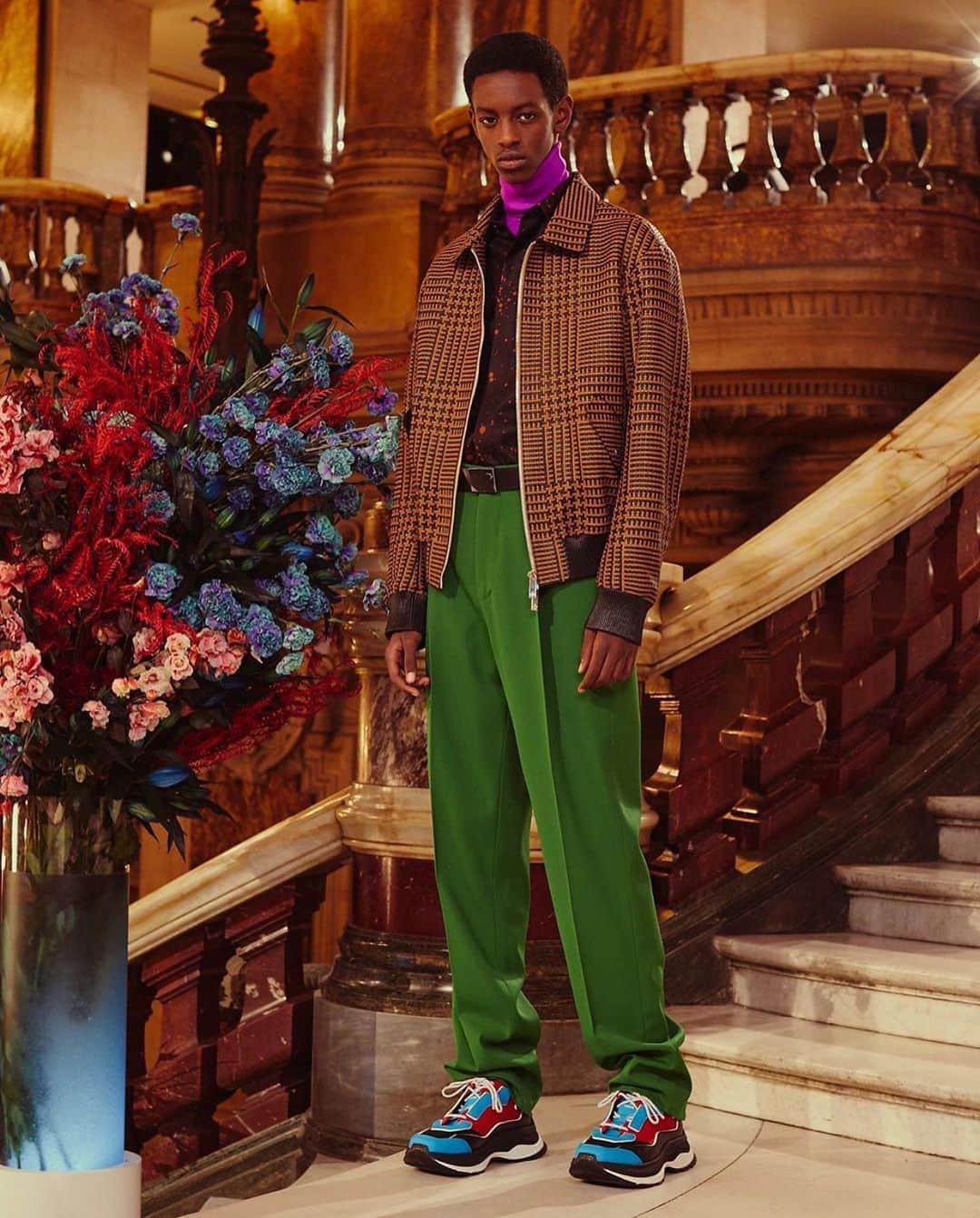 クリスヴァンアッシュのインスタグラム：「FLASHING BACK / @BERLUTI WINTER 20-21 SHOW / OPERA GARNIER /  IN STORE NOW  PHOTO @ronan_gallagher__  STYLING @mauricionardi  #berluti #krisvanassche」