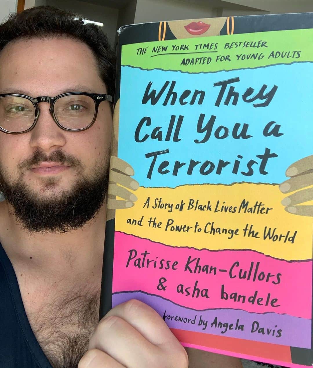 マット・マクゴリーのインスタグラム：「Guess what's being published today??? The young adult version of "When They Call You a Terrorist" by #BlackLivesMatter co-founder Patrisse Khan-Cullors ( @osopepatrisse ) & asha bandele ( @ashabandele713 )! Order your copy today!!! # If you haven't read the original version of "When They Call You A Terrorist," it is an essential work! I am so lucky to call Patrisse a friend and to get to be in community with such a brilliant mind and beautiful heart. She is a marvelous human being and her love and vision for liberation is deeply inspiring. Do yourself a favor and allow yourself to be inspired by her writing, her story, and her passion. We need all hands on deck as we dismantle white supremacy and build new a new world based on a love for humanity. And Patrisse is an essential voice leading the way! # My Booklist: bit.ly/mcgreads (link in bio) #McGReads # #SupportBlackWomenAuthors #BLM #BlackLivesMatter #PatrisseKhanCullors #PatrisseCullors #WhenTheyCallYouATerrorist #goodblackreads #BlackAuthors #BlackWriters #POCWriters #BlackLit #BlackYALit」