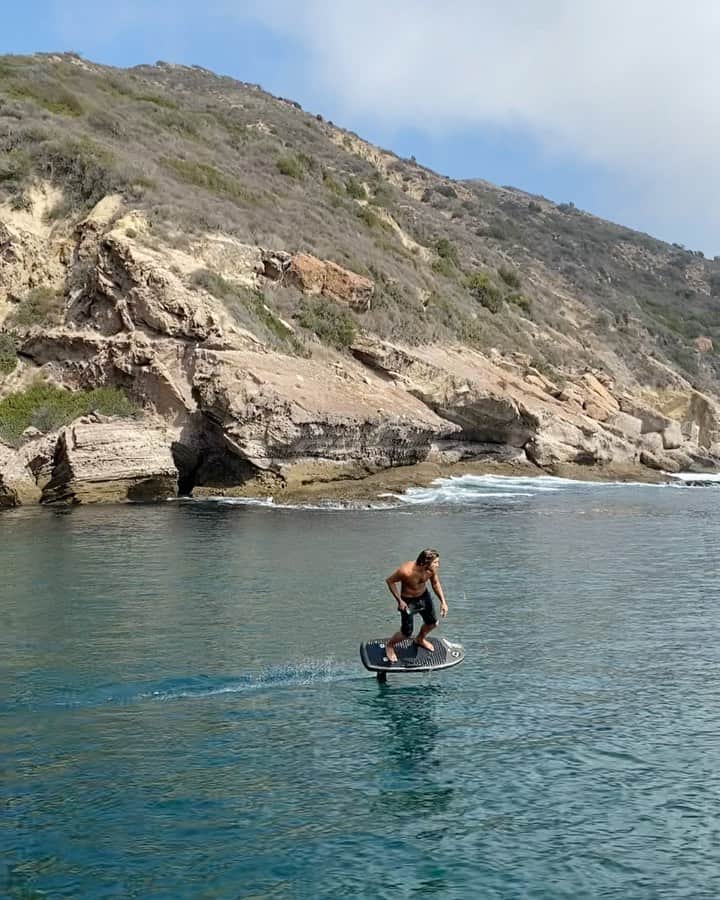 ブロディ・ジェンナーのインスタグラム：「#LIVIN 🤙🏼」