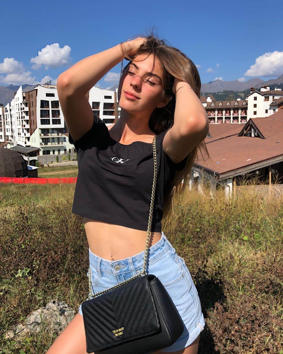 Maria Tarabanskayaのインスタグラム：「«Ни одно слово, летящее в твой адрес, не должно менять твое мнение о себе.»    — Уинстон Черчиль」