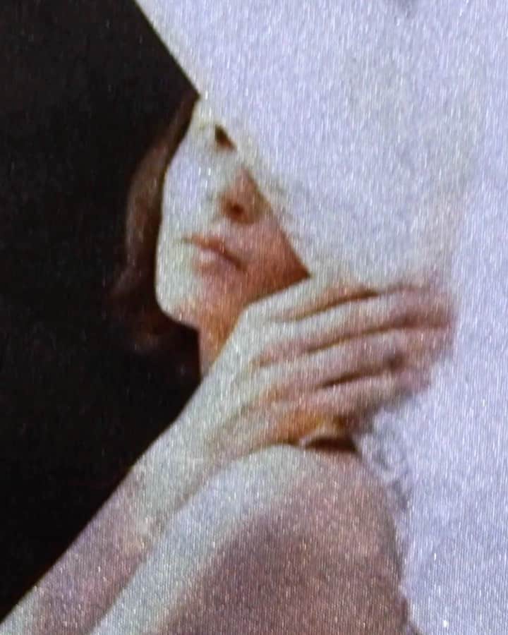 LOVE MAGAZINEのインスタグラム：「Models @elisa.mitrofan @xopherxopher are captured sporting the pumped-up shapes and vivid colourscapes of @commedesgarcons’ voluminous AW20 collection. Watch the full film on thelovemagazine.co.uk now 📺   Director @shotbylacruz  Fashion editor @oliver_volquardsen  All clothing @commedesgarcons  Models @elisa.mitrofan @xopherxopher  Casting @pg_dmcasting」