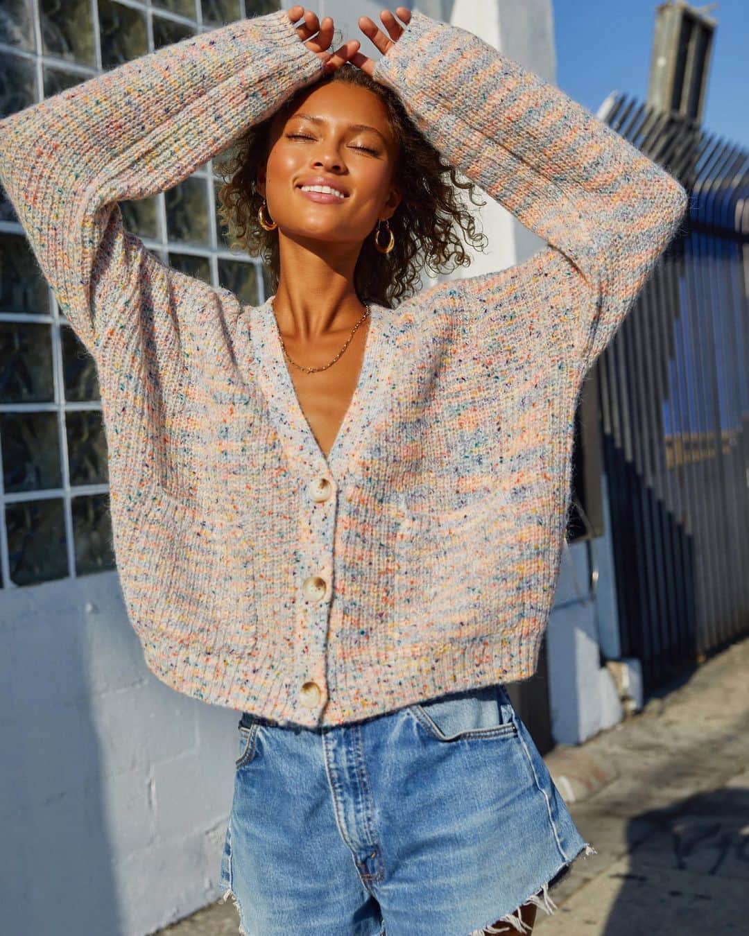 のインスタグラム：「It’s #sweataweatha somewhere... take 30% off sweaters today only with code GETCOZY30 ☕️🐑✨」