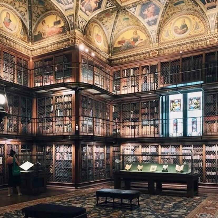 のインスタグラム：「The Morgan Library and Museum founded by financier Pierpont Morgan in NYC. A virtual menagerie of rare materials ranging from manuscripts to music. It also hosts performances, has a lovely restaurant as well reading room. A delightfully decadent spot dedicated to culture. - #morganlibrary, #nyc, #ourbackyard」
