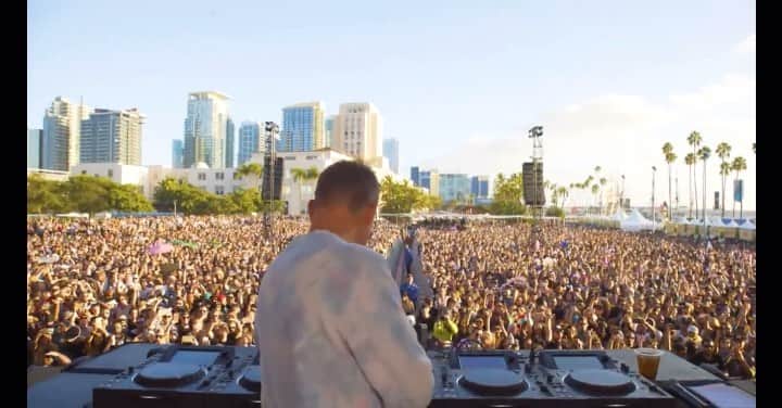 カスケイドのインスタグラム：「Join my livestream from @crssdfest happening NOW (ok it’s a video from one year ago TODAY but nothing wrong with a little artistic license)  🔥link in bio for full set🔥」