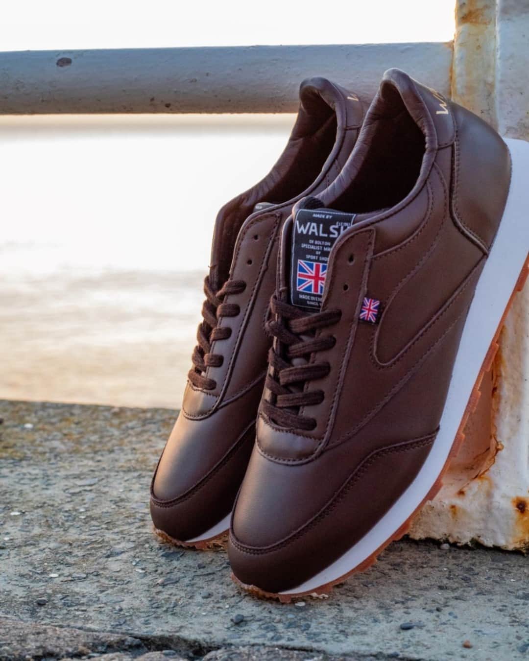 ウォルシュのインスタグラム：「You can never have too many leather shoes right?! Our Horwich Leather drops Friday 😍 . . . #normanwalshuk #normanwalsh #britishmanufacturing #madeinbritain #ukmfg #shoes #footwear #sneakers」