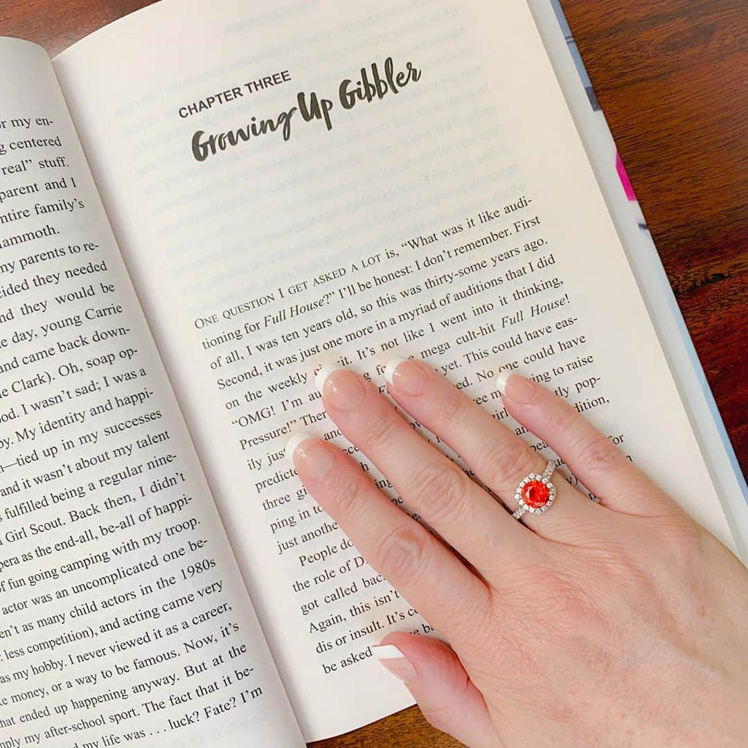 アンドリア・バーバーさんのインスタグラム写真 - (アンドリア・バーバーInstagram)「GIVEAWAY CLOSED! Congratulations to @themadisonlayne for winning my Giveaway! 💍🎉   Nope, I’m not engaged! 😂 This beautiful Ruby ring (my birthstone) is from @themodgents - a company that creates beautiful, conflict-free & affordable jewelry (with simulated diamonds & stones so I don’t have to worry when I use hand sanitizer 100 times a day). ❤️ Now we’re teaming up to do a GIVEAWAY! 💍 @themodgents is giving away one gorgeous ring from their website (your pick!) and it’s super simple to enter: GIVEAWAY CLOSED.   #mgrings #moderngentsrings #themodgentsgiveaway   ** open to U.S. and Canada only ** this giveaway is not sponsored or affiliated with Instagram」9月30日 2時57分 - andreabarber