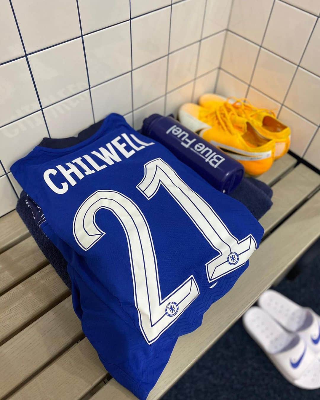 チェルシーFCさんのインスタグラム写真 - (チェルシーFCInstagram)「Let’s have a look inside the Chelsea dressing room... 👀 #TOTCHE #CFC #Chelsea」9月30日 3時13分 - chelseafc