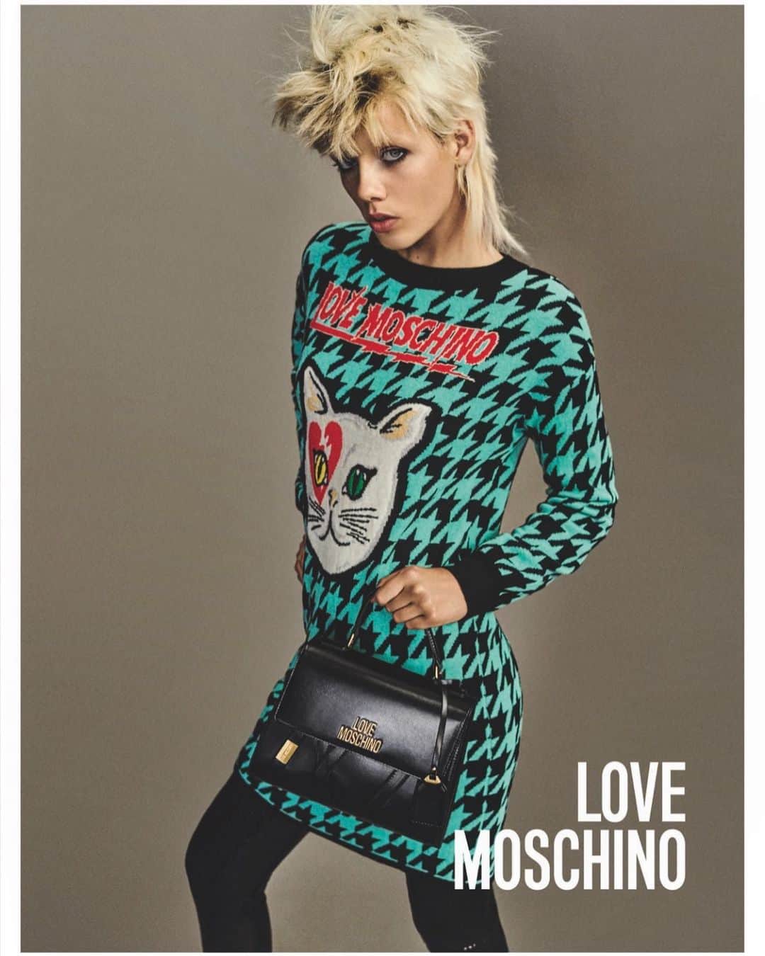 マリヤン・ジョンクマンのインスタグラム：「MOSCHINO BY @giampaolosgura 🔥🔥」