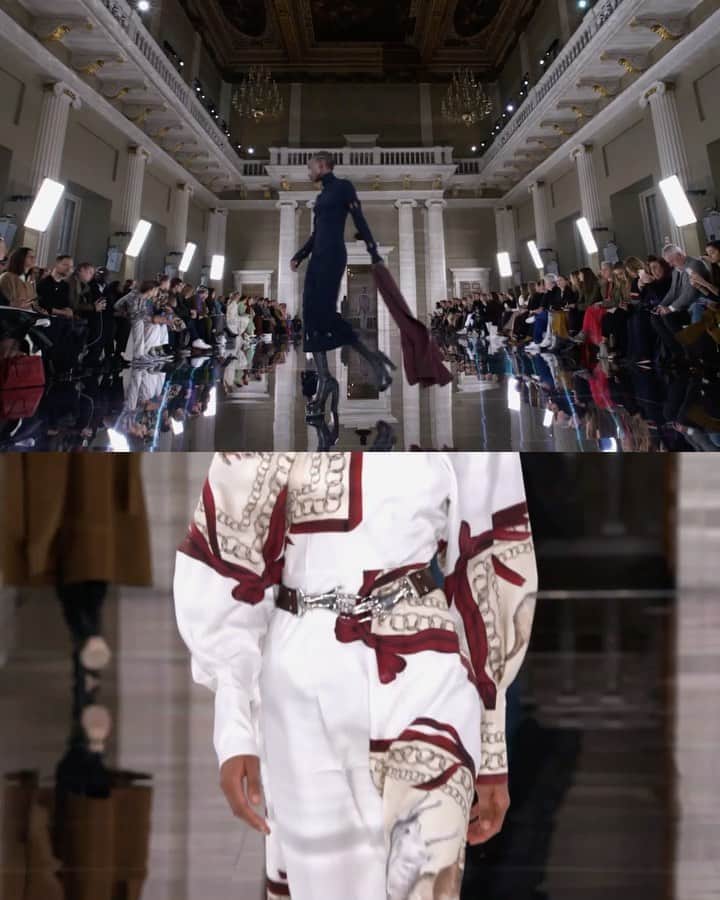 のインスタグラム：「The Autumn Winter 2020 collection has arrived. Subversive yet sophisticated, classic fabrics and shapes are remixed with a new spontaneity and playfulness; a gentle rebellion. Discover now at victoriabeckham.com #VBAW20」