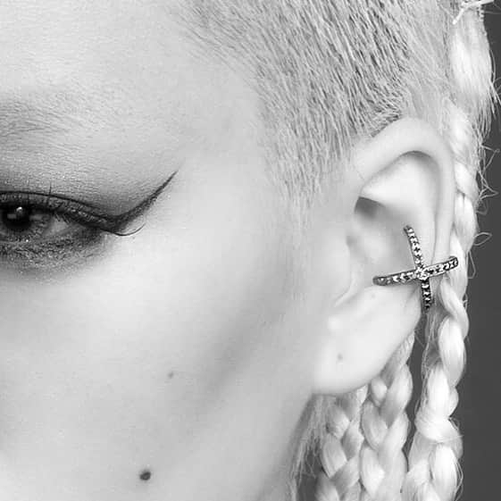 のインスタグラム：「MOBIUS®︎COREJEWELS #corejewels #corejewelsmobius  #corejewelsharajuku  #blackdiamond #diamond #art #jewelry #ring #earcuffs」
