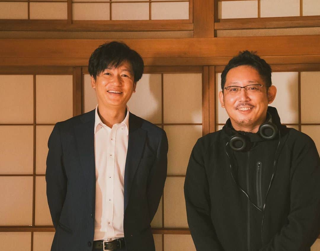 入江悠のインスタグラム：「映画『シュシュシュの娘』 昨日のクランクイン。  ミニシアターを支援し続けてきた俳優、井浦新さん。 やっとこの映画でご一緒できました。 めちゃくちゃ優しく熱い方。」