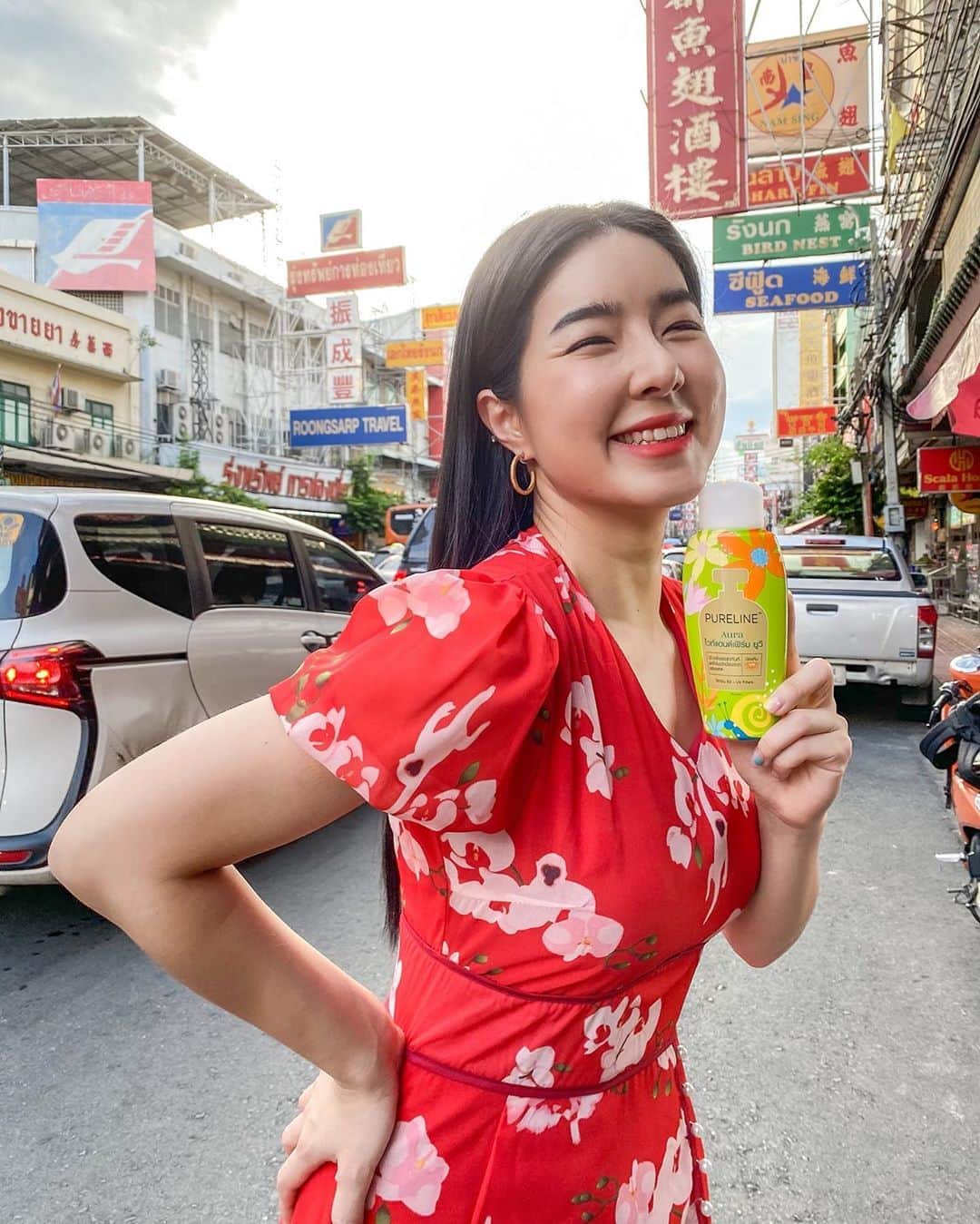 GYEON SEOのインスタグラム：「_* PURELINE AURA 💚 . . จียอน ชอบชอบชอบ! เพียวไลน์ ออร่า ลองยังค้าาา สีเขียวกันแดดด้วยนะ  ไม่ลองช้าแล้วนะ   หาซื้อได้ที่ แมคโคร ซีเจ ซูเปอร์ มาเก็ต ร้านขายประจาแต่ละจังหวัดและ ร้านค้าใกล้บ้านทั่วไป ราคาก็เพียง 39 บาทเท่านั้นนนน  ใครหาไม่เจอก็ คลิกลิ้งค์นี้! ถามได้เลย >> https://www.facebook.com/PurelineAuraTH  #โลชั่นเพียวไลน์ออร่า #ใช้แล้วออร่าเหมือนจียอน #ขาวปังหอมนาน #ผิวออร่าหอมนาน #ถูกและดี」