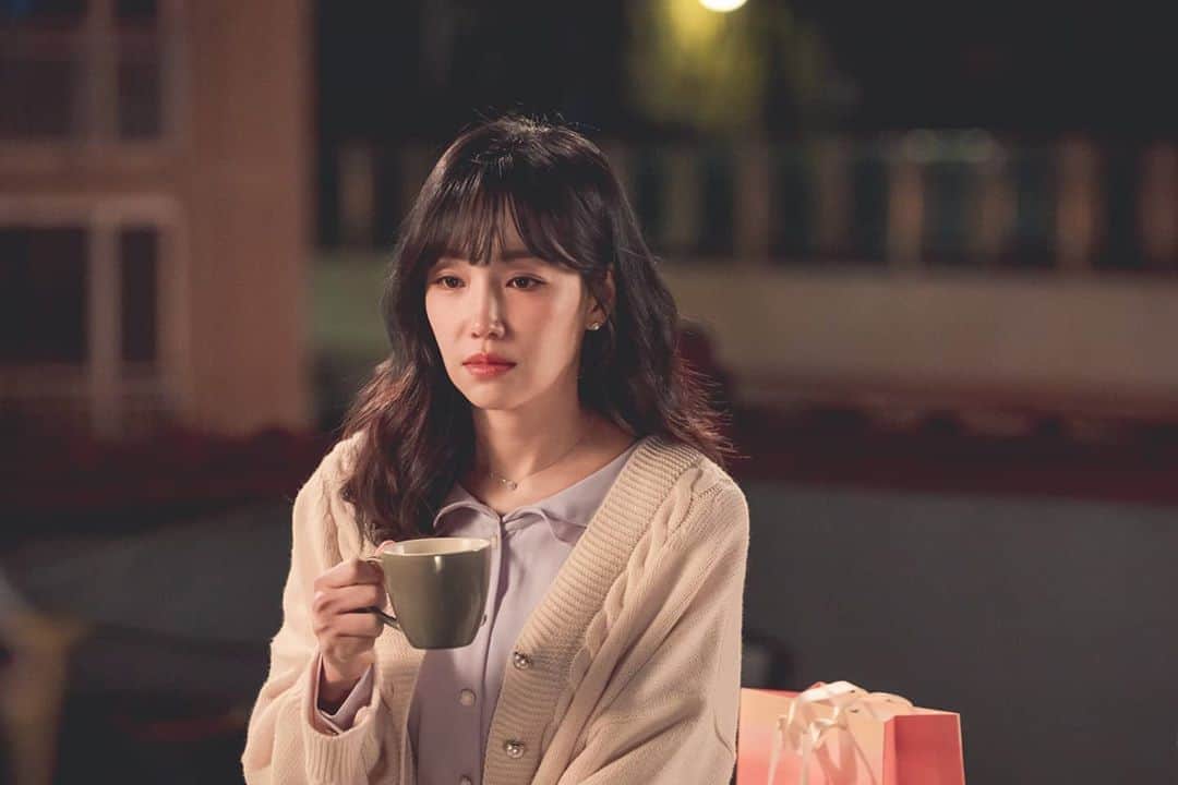 イ・ユリのインスタグラム：「#이유리#거짓말의거짓말#지은수#은수#삼척해변」