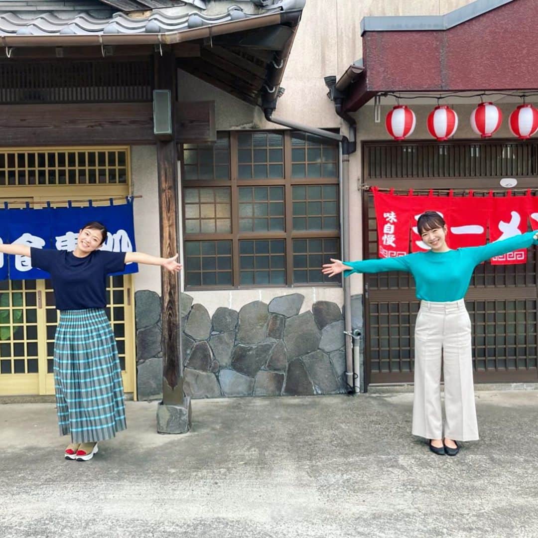 常盤よしこのインスタグラム：「. 先日久しぶりにゆきちゃんとロケに行きました。 ロケ車の中でもずっとお喋りして、 特になんの話をしていたか覚えてませんが、 いくつか韓国語をならいました。笑 ・ 初めて一緒に行ったロケも山崎くん。 飛鳥IIに乗ったなぁ。 かれこれ5年前。 若！！笑 ・ 今夜の週刊山崎くん見てねー♫  #週刊山崎くん  #女子旅みたいで楽しかった #糸永有希 #地方局アナ11位おめでとう #そういえばお誕生日おめでとう」