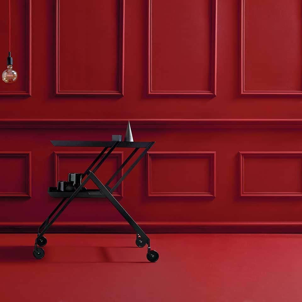 Design Milkさんのインスタグラム写真 - (Design MilkInstagram)「Originally designed by #RichardSapper, the elegant black PLICO trolley cart has been reissued by @alessi_official. The highly flexible construction of this piece of furniture can be folded flat and stored, a covetable trait in today’s small space-loving society. Featuring two shelves, the polyurethane and steel frame trolley is easily maneuverable. One easy movement flips the top, turning it into a bedside table or work surface. Its versatility makes PLICO adaptable to virtually any space. 🖤 designmilk[dot]com」9月30日 5時47分 - designmilk