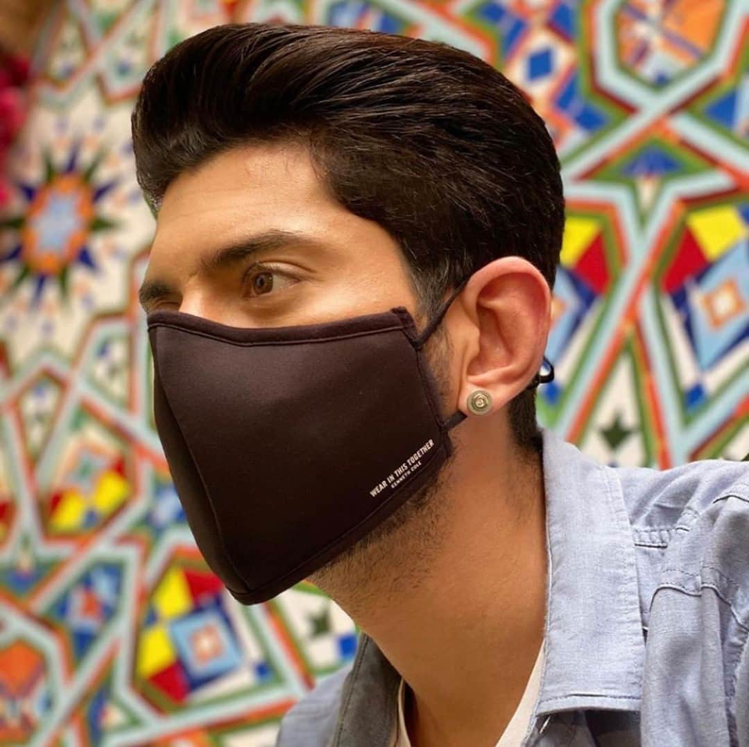 ケネスコールのインスタグラム：「Be ready to face the day in our V-block Neoprene Mask. Its streamline fit, multilayered filtration system, and antibacterial technology provides all the protection, comfort, and style you need. #WearAFuckingMask #WearInThisTogether #ProtectEachOther  When you shop at KennethCole.com, we donate to THE MENTAL HEALTH COALITION –a life-changing movement working to destigmatize all mental health conditions by unifying our partners’ efforts, including those focused on the emotional well-being of Black communities. Info link in bio.」