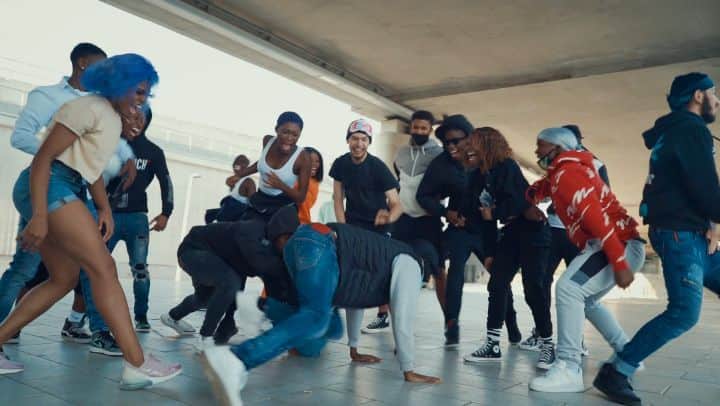 Fuse ODGのインスタグラム：「Get to learning this dance   Love to @incrediblezigi for the choreography   Yall killed it so much  @_korsss @blilnembs @_kingactive @ivoriankid @norbertgg @cach.01 @w.ldnn @unklekwamz @j.okaaaay @brandzzjb @roseylucci @official.fay_ @hugoronno_ @shxz18 @abuggztv @jb.ldn2 @mr0beng_ @x.kenzaaaaa @happyfeet.99」