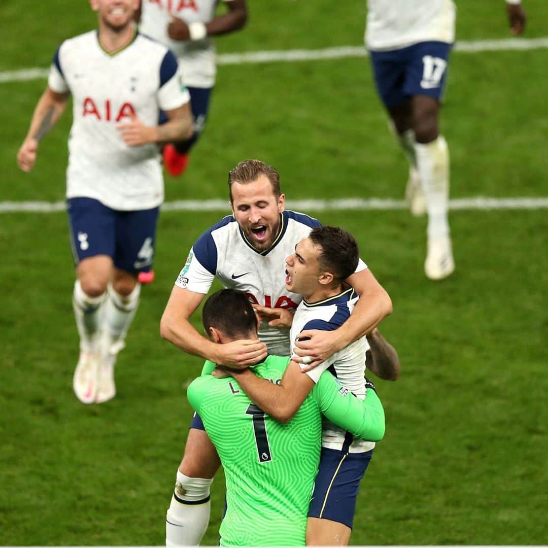 ハリー・ケインのインスタグラム：「Get innnnnn!! Love that. Win on pens and quarter-finals to come. 💪」