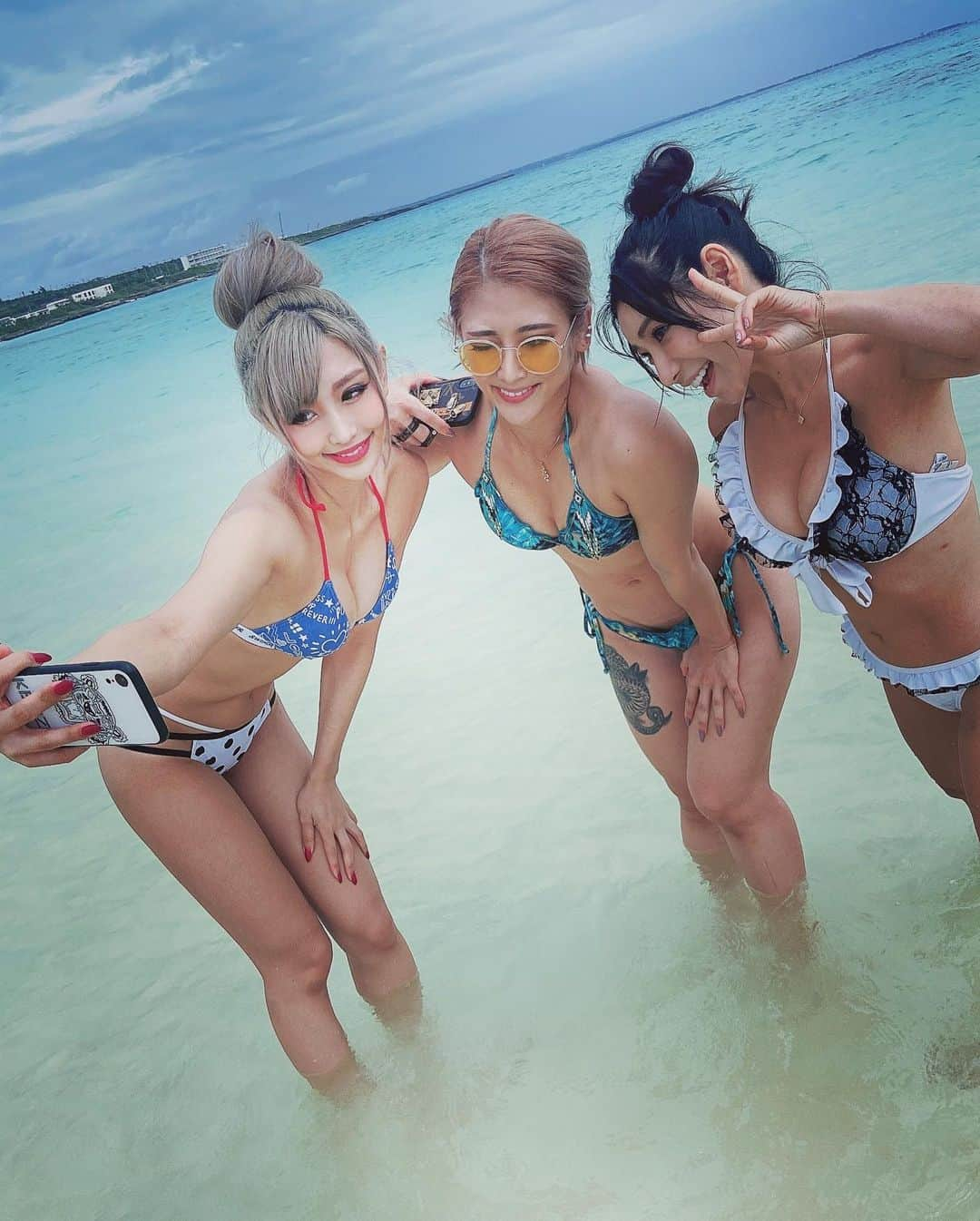 Miiさんのインスタグラム写真 - (MiiInstagram)「宮古島⛱最高としか言えない🏝1日目雨、2日目曇り、3日目めちゃくちゃ晴れました☀️ 映えてる写真とか面白い動画も沢山ありすぎて何をあげて良いかわからなくなる🤣 もう既に宮古島ロス😢  #バーレスク#バーレスク東京 #burlesque#burlesquetokyo #showgirl#dancer#summer #海#宮古島#休日#バカンス #水着#女子旅#女子旅行 #japan#japanesegirl #沖縄#女子旅行」9月30日 6時42分 - mii_burlesque