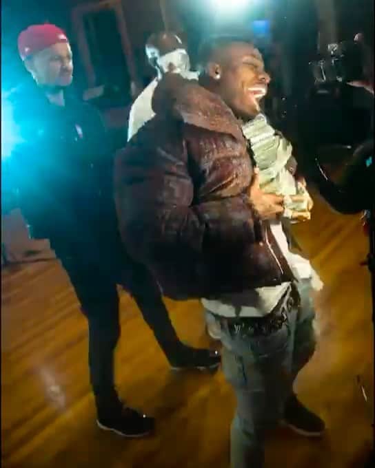 ファンクマスター・フレックスのインスタグラム：「I appreciate @dababy x @stunna4vegas x @richdunk_lok x @billiondollarbabyentertainment Video/Song cranking! Da Baby/Stunna taught us how to work that camera! Mean! 🎥 @juganot  Thanks to @polo.capalot x @nlechoppamusic for letting me peep they studio technique 3 months ago! Helped me make a better album! DJ FUNKFLEX: SESSIONS PART ONE!」