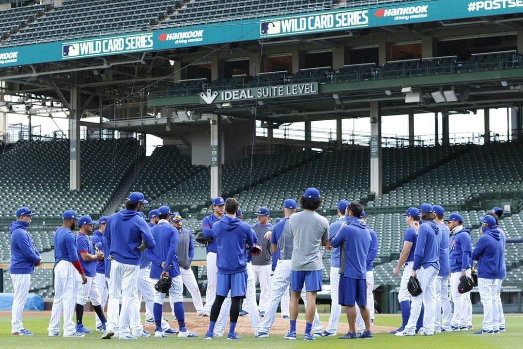 シカゴ・カブスさんのインスタグラム写真 - (シカゴ・カブスInstagram)「See you tomorrow. NL Wild Card Series. #FlyTheW」9月30日 7時56分 - cubs