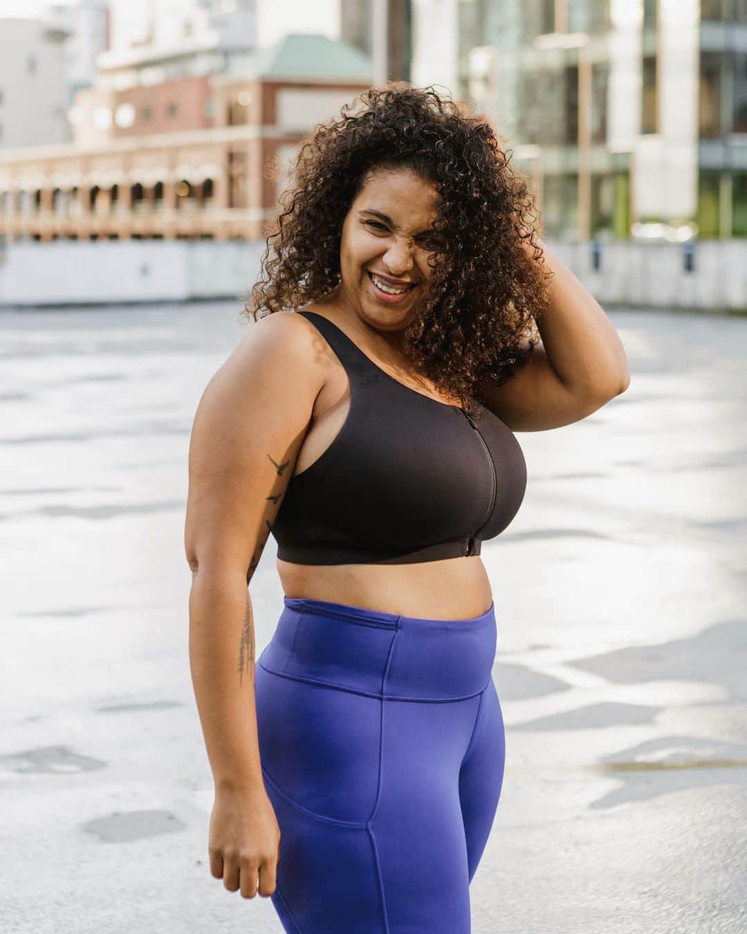 lululemonさんのインスタグラム写真 - (lululemonInstagram)「You move different when you’re fully supported. Enter the Enlite Bra with its Ultralu™ fabric, giving you comfort and softening bounce. Tap to shop. #thesweatlife」9月30日 7時57分 - lululemon