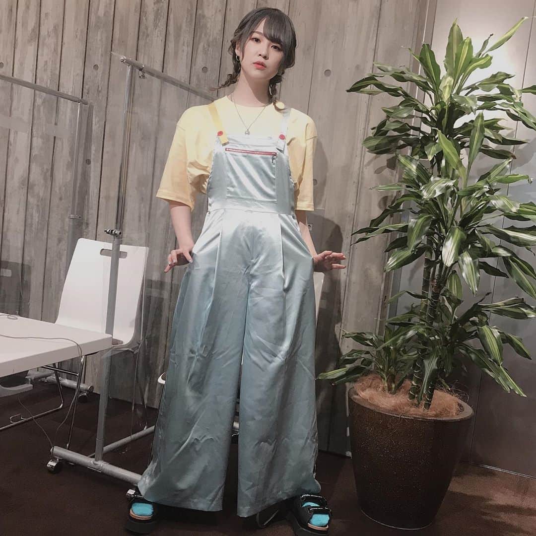 三田麻央さんのインスタグラム写真 - (三田麻央Instagram)「トップ目とれるカナ？衣装〜！！色合わせが好きすぎる😭」9月30日 8時28分 - kyunmao_m99