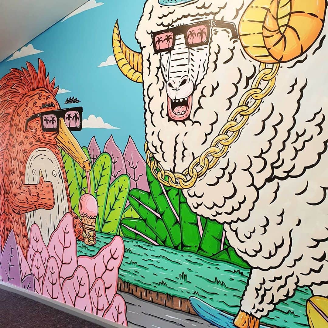 MULGAさんのインスタグラム写真 - (MULGAInstagram)「Sweet as to add some colours and characters to the walls and doors of The Crescent School in Goulburn.⁣ ⁣ #mulgatheartist #bigmerino #goulburn #schoolmural」9月30日 8時34分 - mulgatheartist