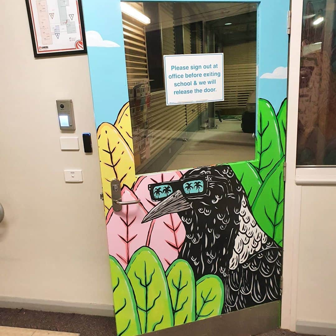 MULGAさんのインスタグラム写真 - (MULGAInstagram)「Sweet as to add some colours and characters to the walls and doors of The Crescent School in Goulburn.⁣ ⁣ #mulgatheartist #bigmerino #goulburn #schoolmural」9月30日 8時34分 - mulgatheartist