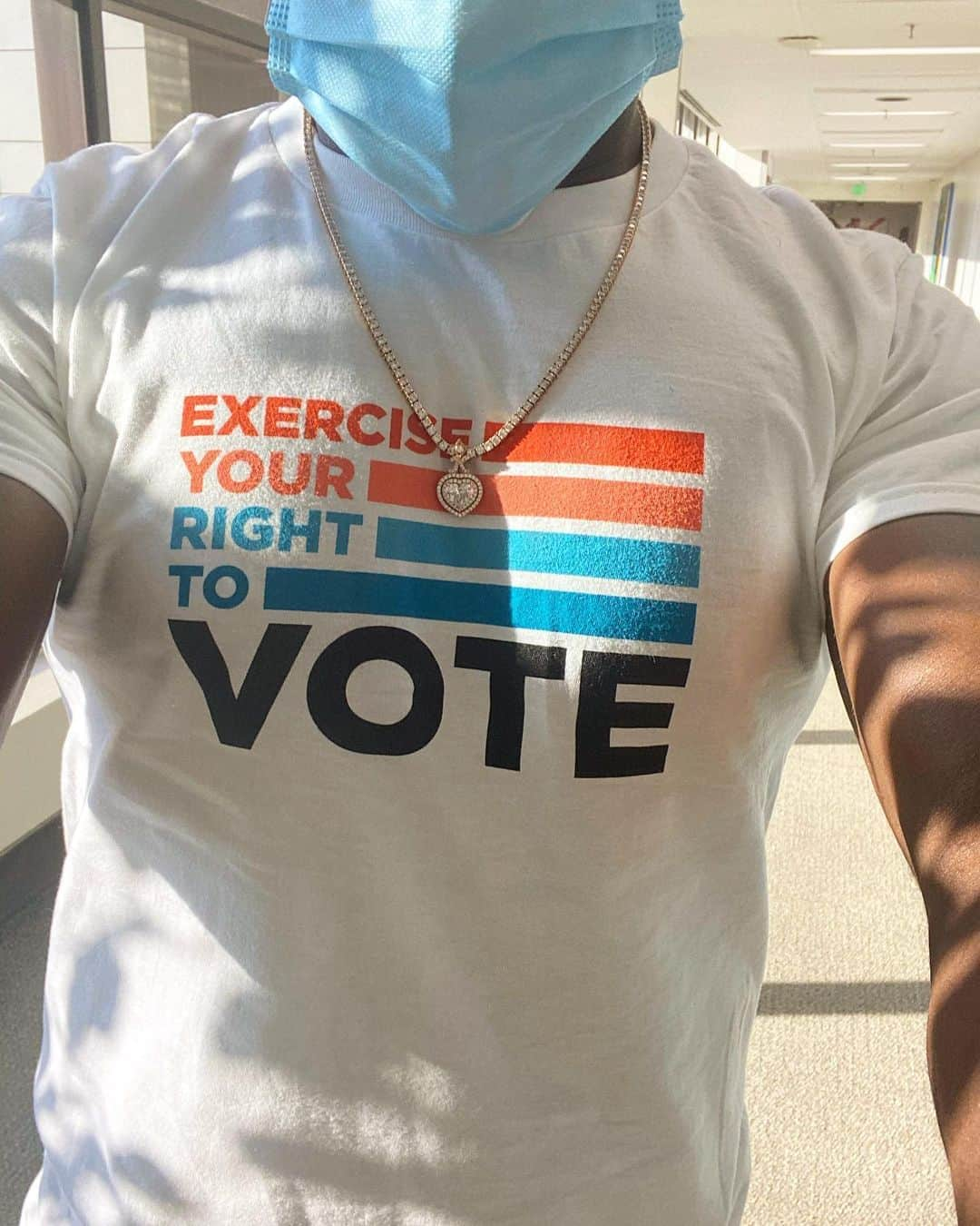 ケビン・ハートさんのインスタグラム写真 - (ケビン・ハートInstagram)「PLEASE!!!!!! #Vote #Vote」9月30日 8時47分 - kevinhart4real