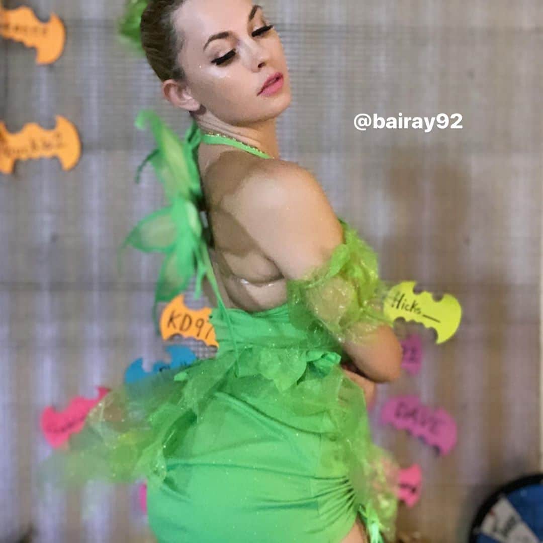 Bailey Rayneさんのインスタグラム写真 - (Bailey RayneInstagram)「Halloween lasts a whole month in cam land and I’m so excited!! 🧚🎃👻」9月30日 8時48分 - bairay92