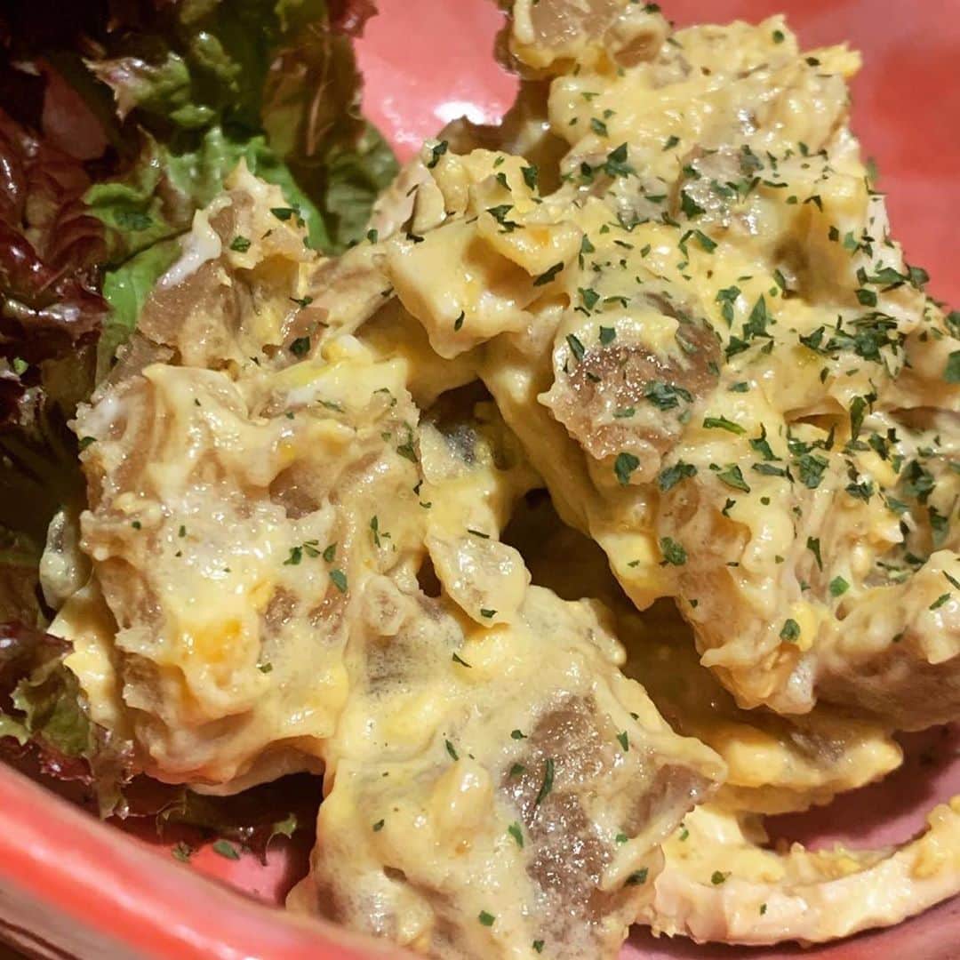 大衆鉄板 焼くん場 ―YAKUNBA―さんのインスタグラム写真 - (大衆鉄板 焼くん場 ―YAKUNBA―Instagram)「いつも「焼くん場」をご贔屓にして下さってるお客様、お世話になっております。この度「焼くん場」ですが、10月2日よりお店の名前が変わります🙇‍♂️  10月2日からは、梅田にあります竹内酒造の姉妹店の、「ネオ大衆酒場　ぽんシュワ」になります✨  🍶ネオ大衆酒場 『ぽんシュワ』 @ponshuwa_tennouji   竹内酒造直営店の「日本酒サワー」が飲めるお店です✨  日本酒好きな方にも、日本酒は、、、という方にも楽しんで頂けるお店を目指しています😋  お近くに寄られた際には是非😆💕 竹内酒造直営だからこその価格で、純米大吟醸も楽しんで頂けます！！  今後ともご贔屓によろしくお願いします🥰  #ぽんシュワ  #竹内酒造  #日本酒女子  #日本酒女子と繋がりたい  #日本酒好き  #日本酒サワー  #ポン酒タグラム  #ポン酒  #ネオ大衆酒場  #ネオ大衆居酒屋  #天王寺グルメ  #天王寺グルメ穴場  #天王寺グルメ巡り  #天王寺居酒屋  #あべのキューズモール すぐ近く #あべのグルメ  #可愛い  #イラストグラム」9月30日 15時02分 - yakunba_abeno