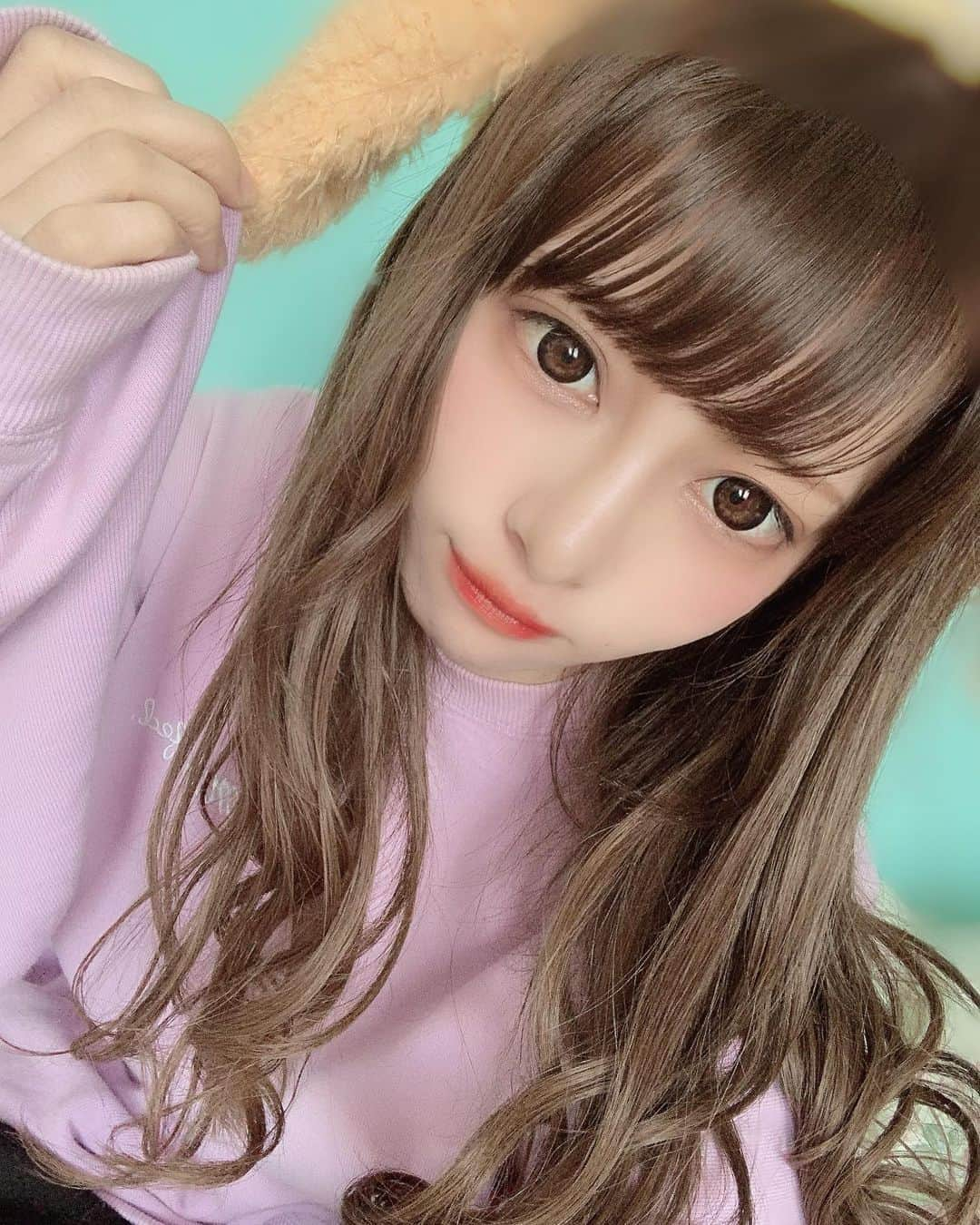 かなちゃさんのインスタグラム写真 - (かなちゃInstagram)「今日どうしてもディズニーいきたい💗🥺 チケないけど🤣だれかいこーwww ディーハロしたい  前、誕生日にディズニー年パスを ファンにもらって、ライブ前とか レッスン前ひとりディズニーよくしてた(｡･-･｡`)(｡･-･｡`)  #ディズニー #ディズニーコーデ #ディズニーカチューシャ #ディズニーヘアアレンジ #ディズニーランド」9月30日 9時43分 - muunmu