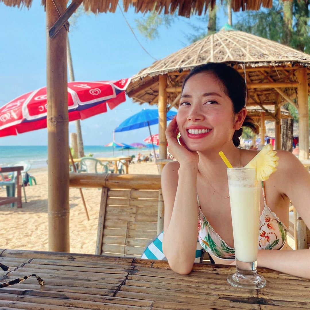 May Pakdee メイ パクディさんのインスタグラム写真 - (May Pakdee メイ パクディInstagram)「❣️🌶 miss Bangkok & Phuket & 🛫🛫🥂 . . 今年もタイに行けるかな🙈🏝 プーケット懐かしい🏝 #travelling #comeback #pinacolada #summervacation」9月30日 9時45分 - maypakdee